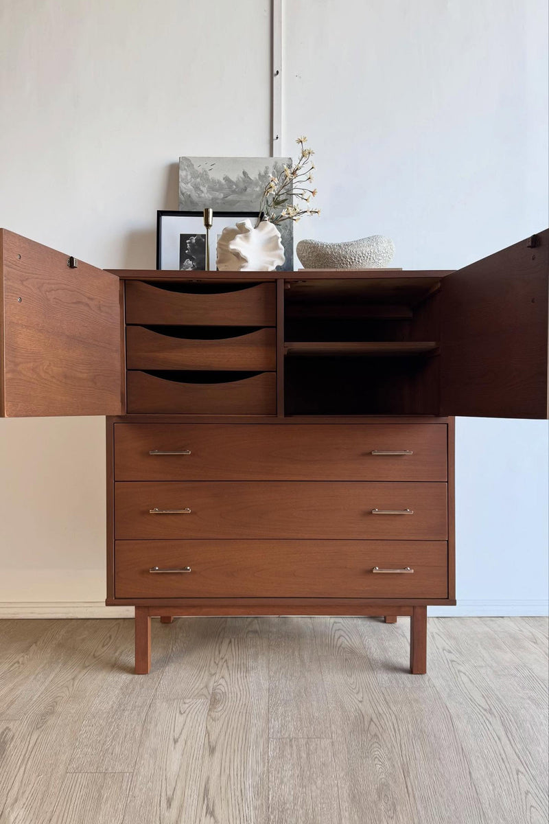 Storage & Cabinets